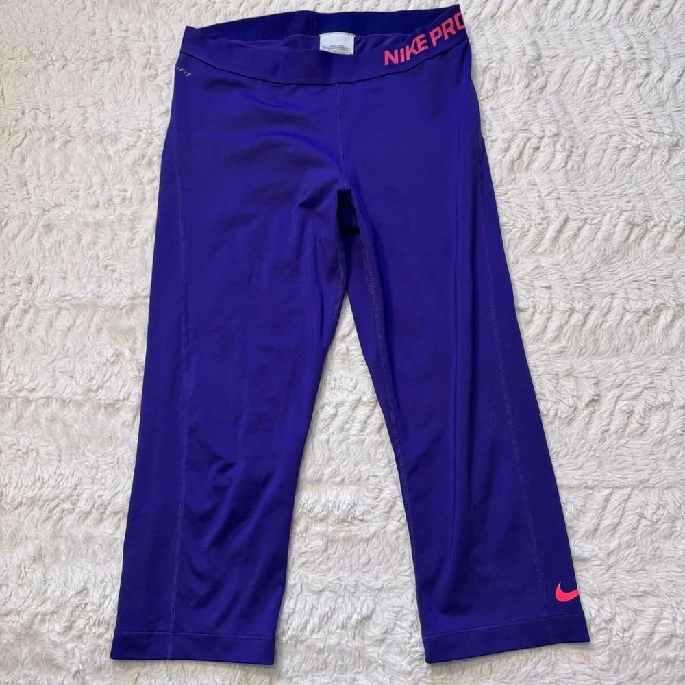 Nike Pro Dri-FIT Capri Leggings Court Purple Pink Size Large Athleisure Gym - Picture 1 of 7